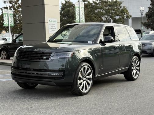 2025 Land Rover Range Rover P530 SE