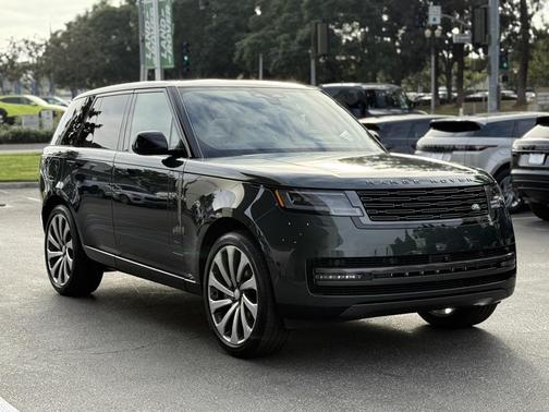 2025 Land Rover Range Rover P530 SE