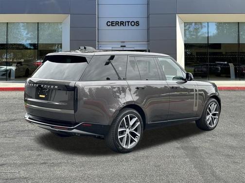 2025 Land Rover Range Rover P530 SE
