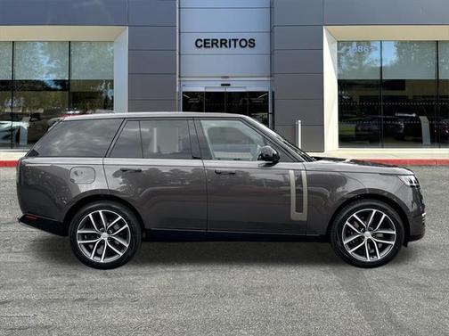 2025 Land Rover Range Rover P530 SE