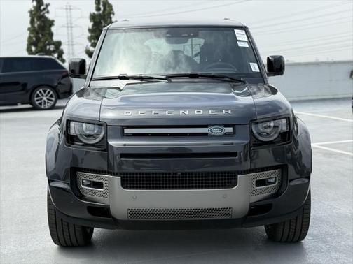 2025 Land Rover Defender 110 P400 X-Dynamic SE