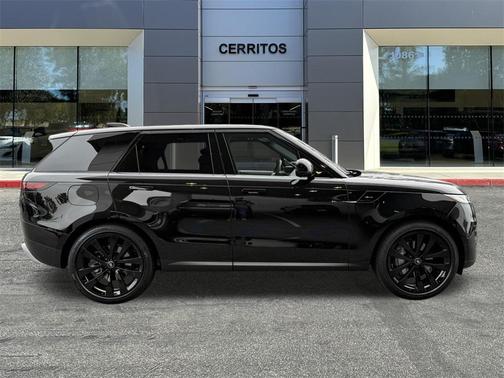 2025 Land Rover Range Rover Sport SE