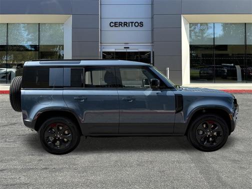 2025 Land Rover Defender 110 P400 S