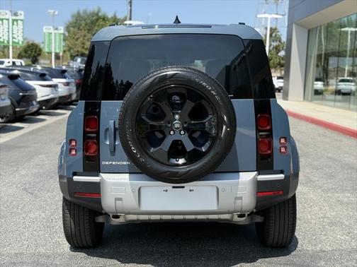 2025 Land Rover Defender 110 P400 S