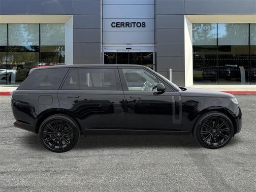 2025 Land Rover Range Rover P400 SE 7 Seat