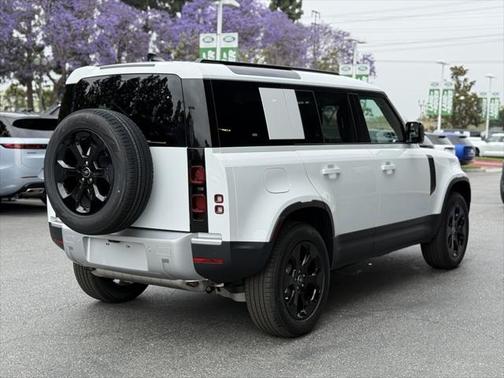 2025 Land Rover Defender 110 P400 S