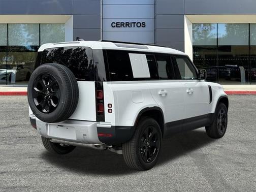 2025 Land Rover Defender 110 P400 S