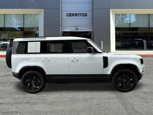 2025 Land Rover Defender 110 P400 S