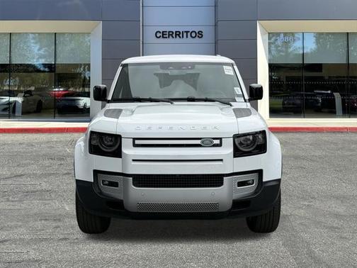 2025 Land Rover Defender 110 P400 S