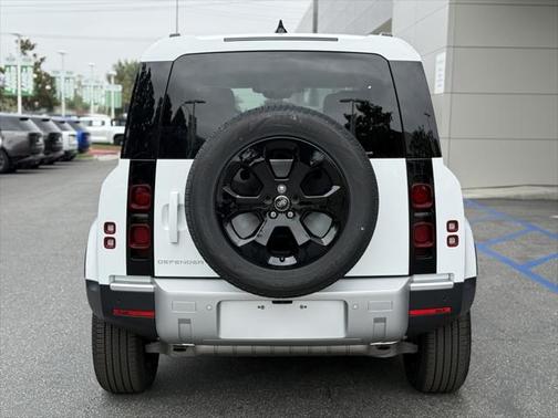 2025 Land Rover Defender 110 P400 S
