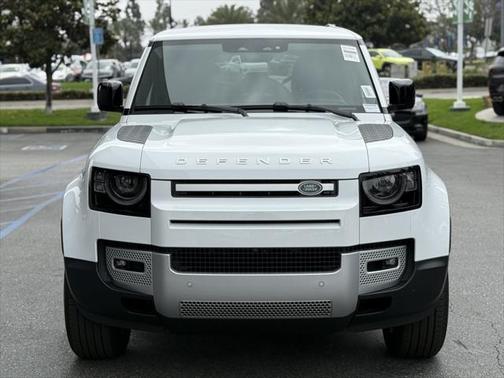 2025 Land Rover Defender 110 P400 S