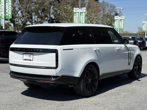 2025 Land Rover Range Rover P400 SE 7 Seat
