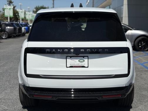 2025 Land Rover Range Rover P400 SE 7 Seat