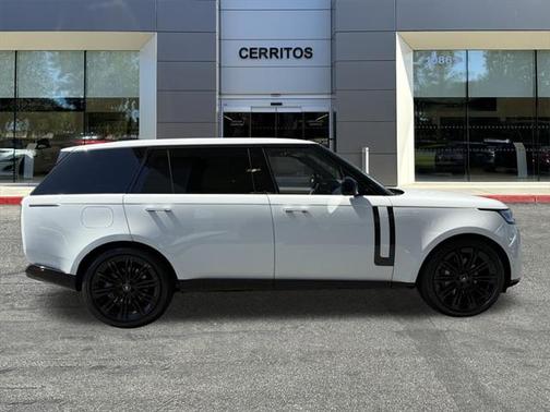 2025 Land Rover Range Rover P400 SE 7 Seat