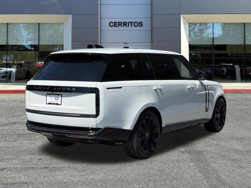 2025 Land Rover Range Rover P400 SE 7 Seat