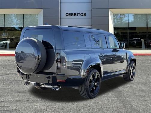 2025 Land Rover Defender V8