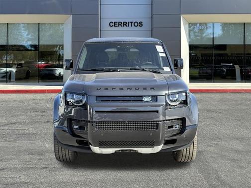 2025 Land Rover Defender V8