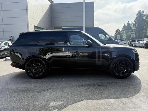 2024 Land Rover Range Rover P530 SE