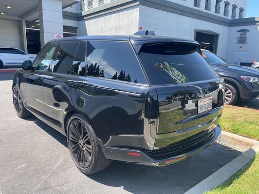 2024 Land Rover Range Rover P530 SE