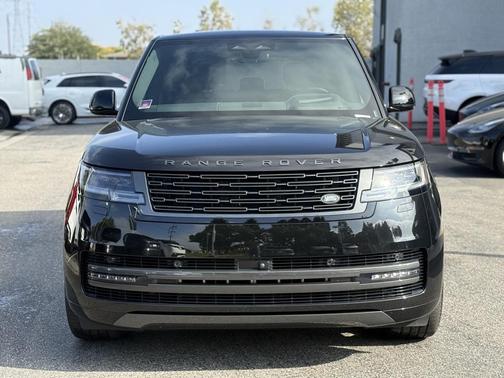 2024 Land Rover Range Rover P530 SE