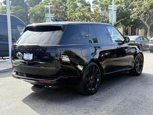 2024 Land Rover Range Rover P530 SE