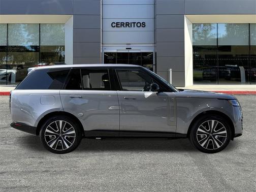 2025 Land Rover Range Rover P550e SE