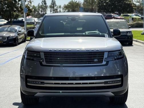 2025 Land Rover Range Rover P550e SE