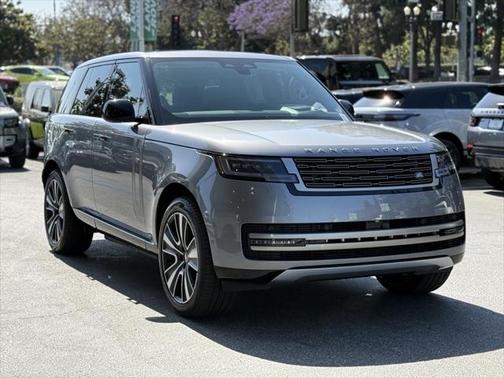 2025 Land Rover Range Rover P550e SE