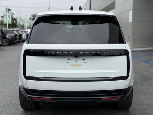 2025 Land Rover Range Rover P530 SE 7 Seat