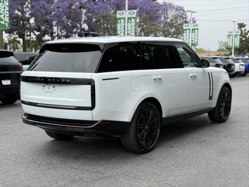 2025 Land Rover Range Rover P530 SE 7 Seat