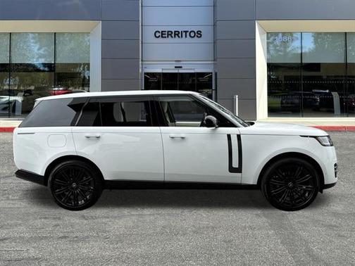 2025 Land Rover Range Rover P530 SE 7 Seat