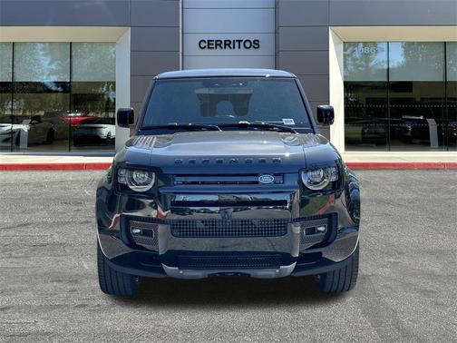 2024 Land Rover Defender 110 V8