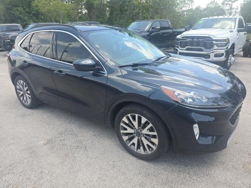 2022 Ford Escape Titanium
