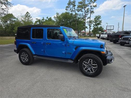 2025 Jeep Wrangler 4-Door Sahara 4x4