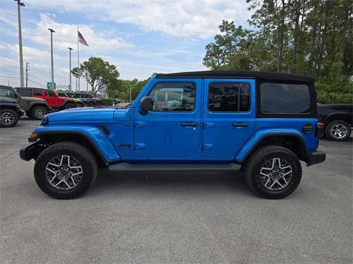2025 Jeep Wrangler 4-Door Sahara 4x4