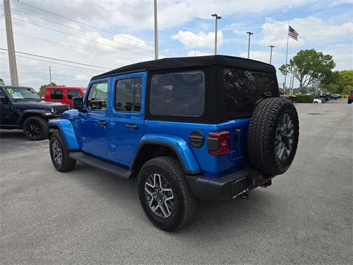 2025 Jeep Wrangler 4-Door Sahara 4x4