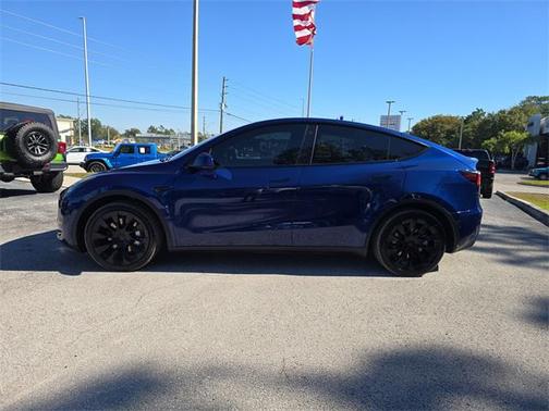 2022 Tesla Model Y Long Range Dual Motor All-Wheel Drive