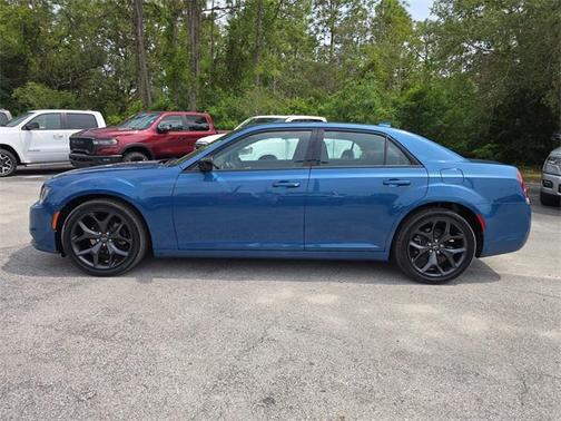 2021 Chrysler 300 Touring
