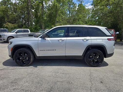 2024 Jeep Grand Cherokee Altitude