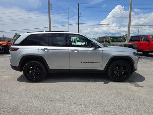 2024 Jeep Grand Cherokee Altitude