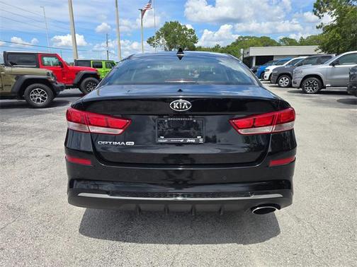 2020 Kia Optima LX