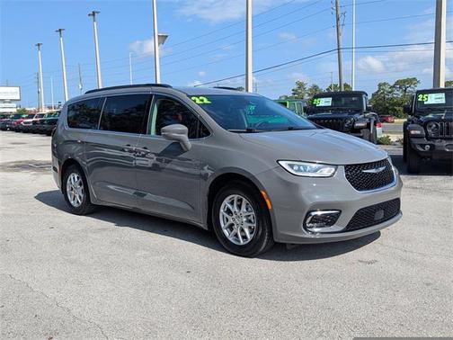 2022 Chrysler Pacifica Touring L