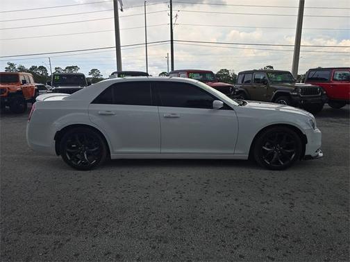 2023 Chrysler 300 S