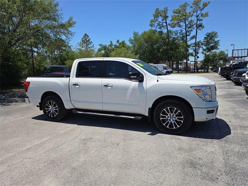 2020 Nissan Titan SV