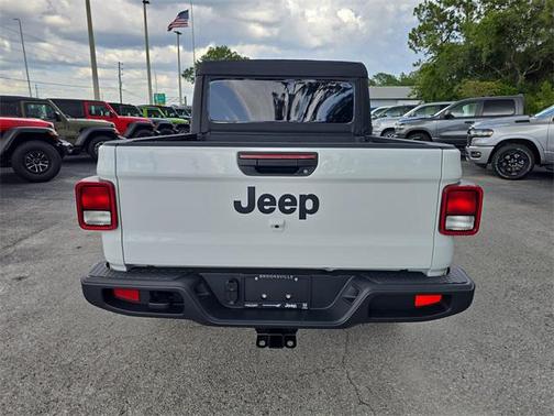2025 Jeep Gladiator Sport S