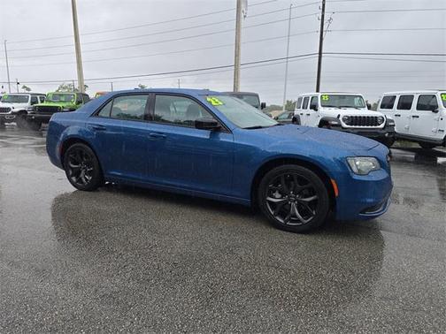 2023 Chrysler 300 Touring