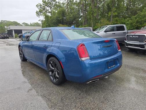 2023 Chrysler 300 Touring