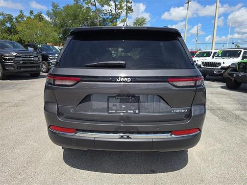 2025 Jeep Grand Cherokee Laredo