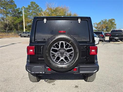 2026 Jeep Wrangler 4-Door Sahara 4x4