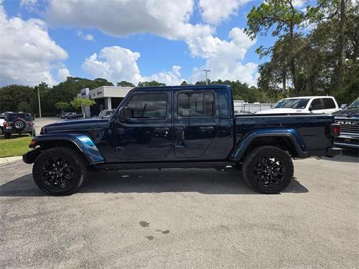 2025 Jeep Gladiator Nighthawk